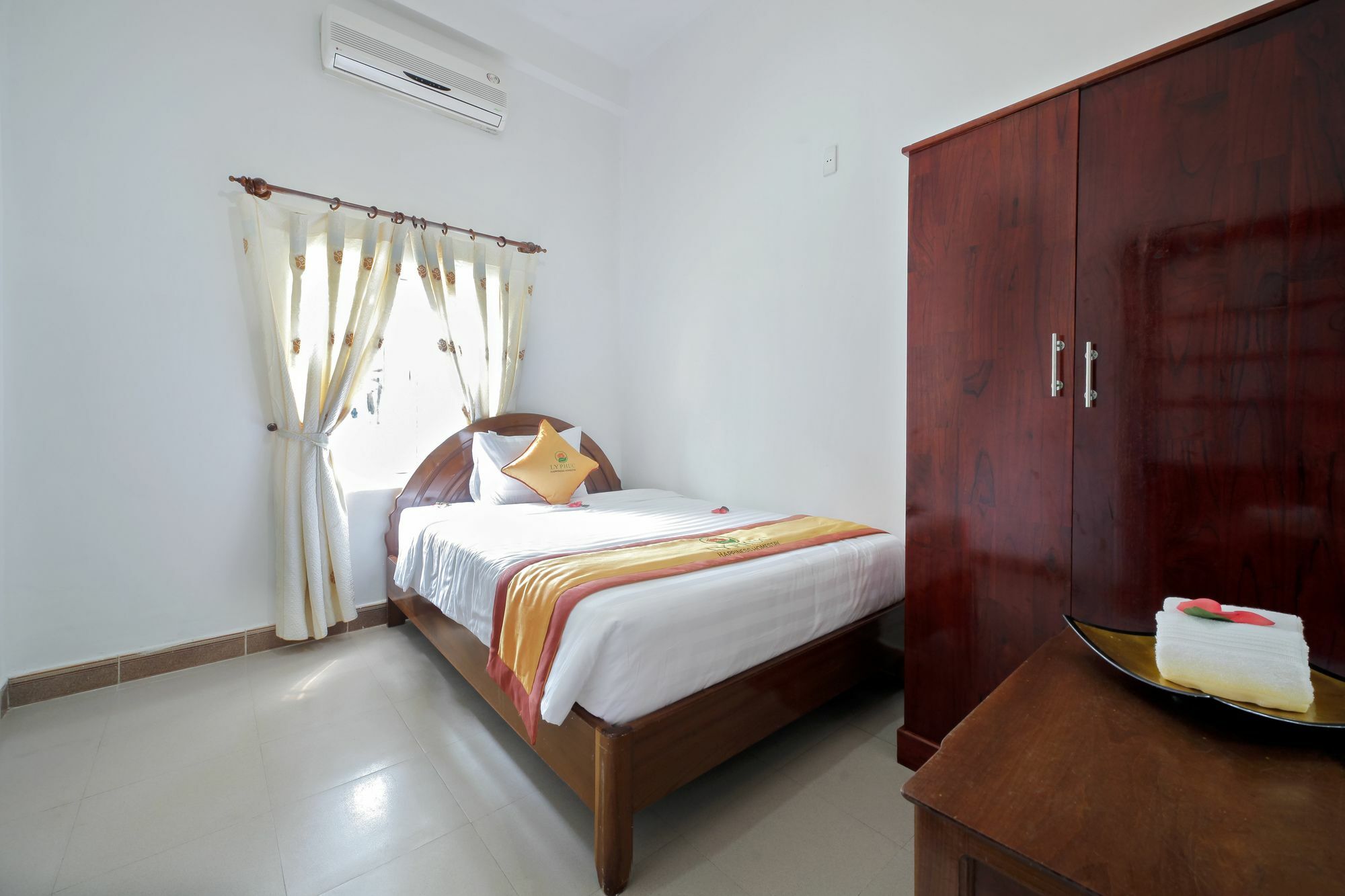 Ly Phuc Homestay Хойан Экстерьер фото