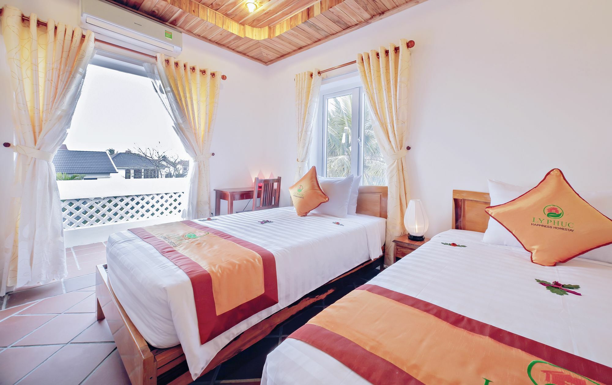 Ly Phuc Homestay Хойан Экстерьер фото